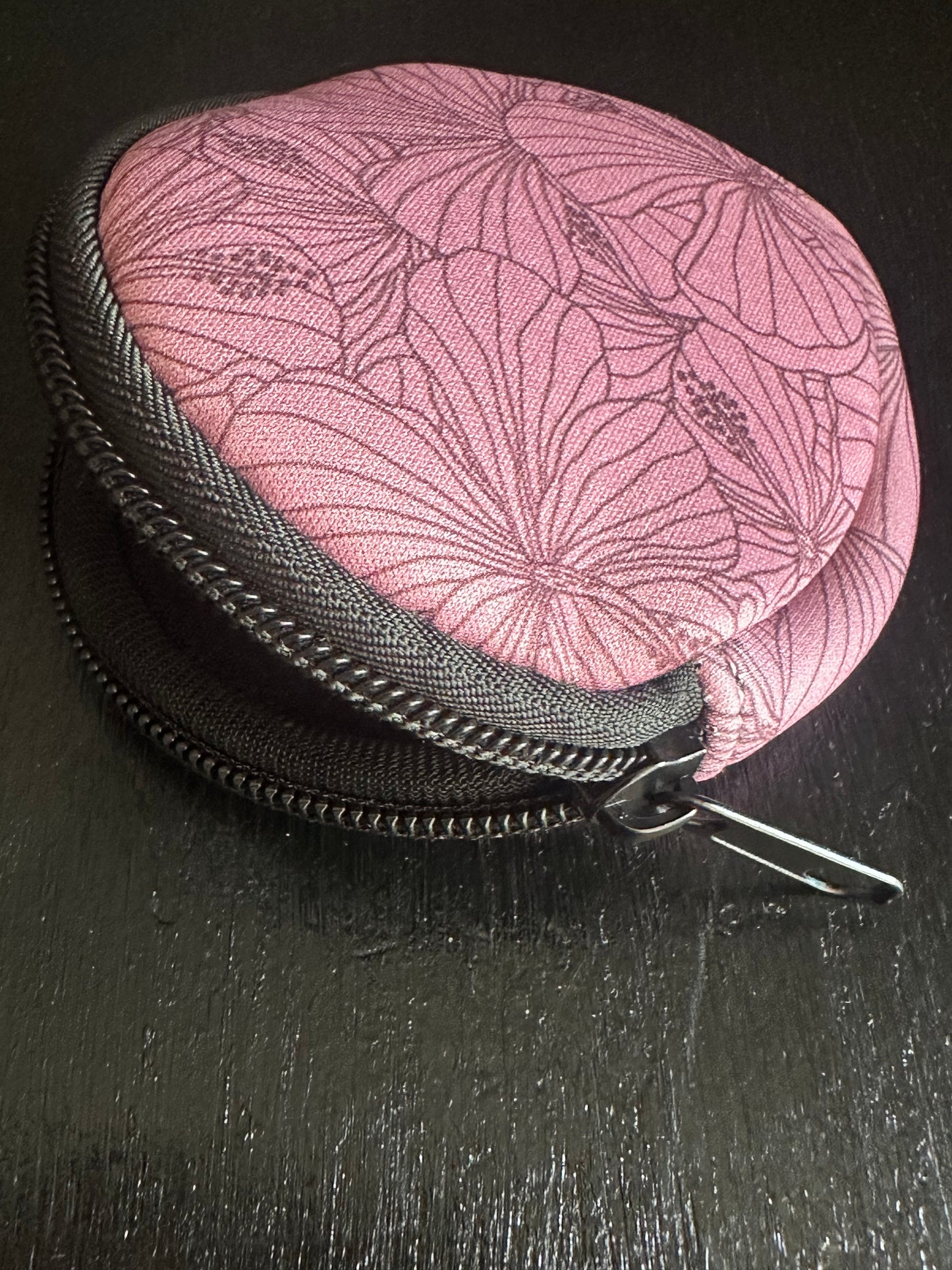 ROUND ZIPPY BAG