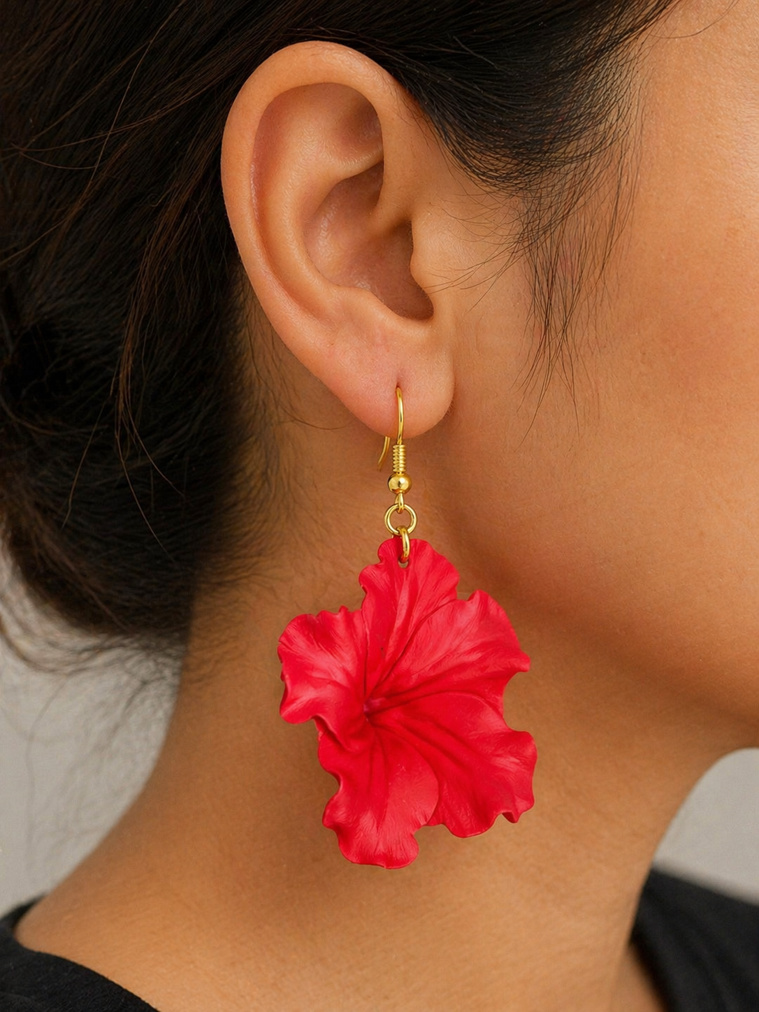 KILOHANA HIBISCUS EARRINGS
