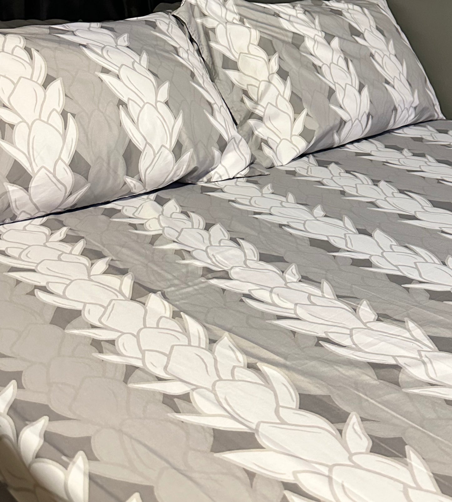 ALOHA HALE BEDDING ( COMES IN TWO DESIGNS )